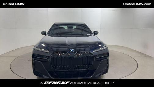 2025 BMW 750e i xDrive
