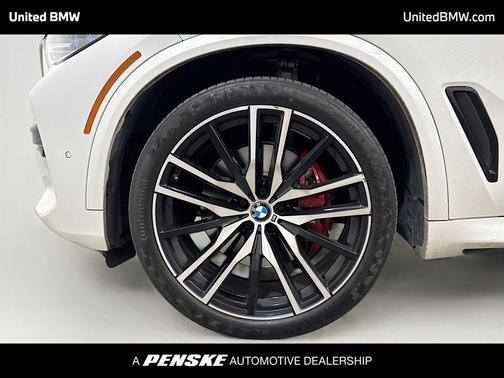 Mineral White Metallic 2021 BMW X5 sDrive40i