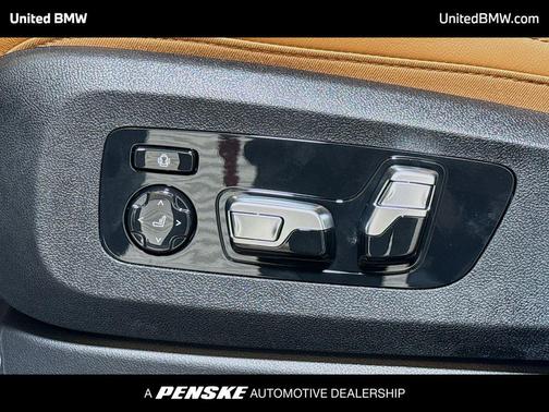 Mineral White Metallic 2027 BMW X7 xDrive40i