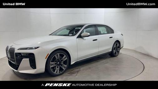 2025 BMW 740 i