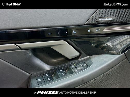Oxide Grey Metallic 2024 BMW 530 530i