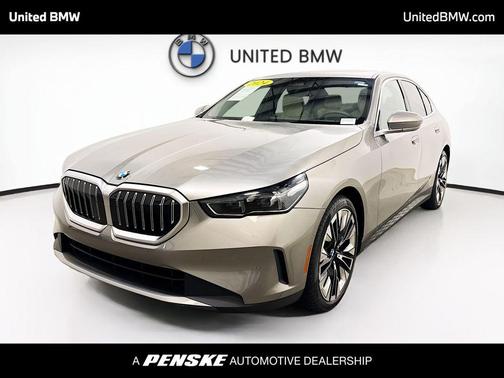 Oxide Grey Metallic 2024 BMW 530 530i