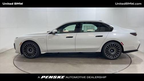 2025 BMW 750e i xDrive