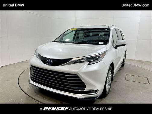 2023 Toyota Sienna Platinum 7 Passenger