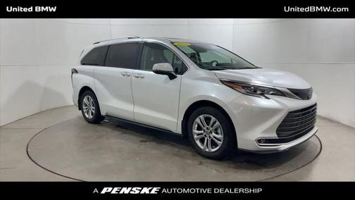 2023 Toyota Sienna Platinum 7 Passenger