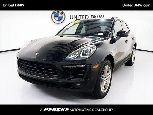 Black 2018 Porsche Macan Macan