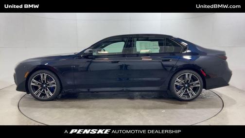 2025 BMW 740 i