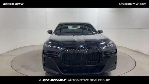 2025 BMW 740 i