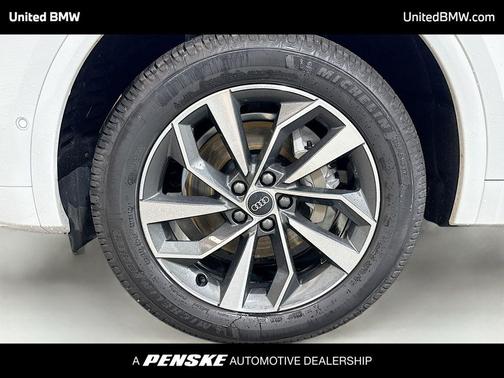 2023 Audi Q5 45 S line Prestige