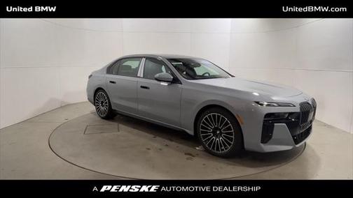 2025 BMW 740 i