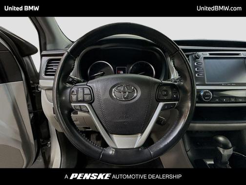 Celestial Silver Metallic 2019 Toyota Highlander XLE