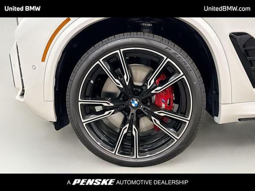 Mineral White Metallic 2026 BMW X5 M60i