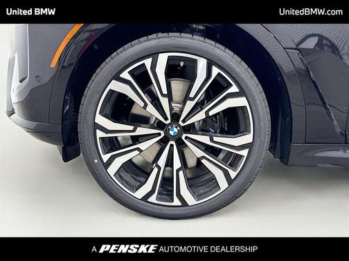 Black Sapphire Metallic 2027 BMW X7 xDrive40i