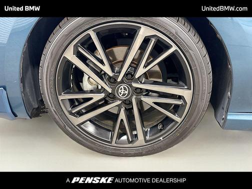 Ocean Gem/Midnight Black Metallic 2025 Toyota Camry XSE