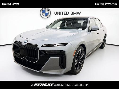 Brooklyn Grey Metallic 2026 BMW 740 740i