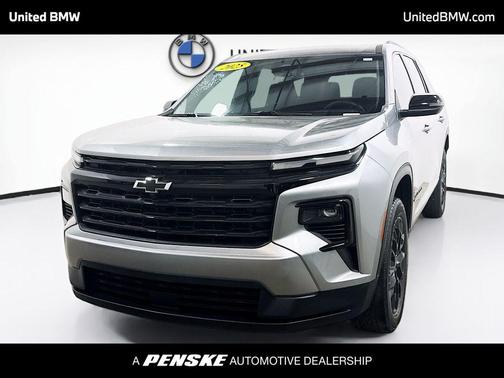 Sterling Gray Metallic 2025 Chevrolet Traverse LT