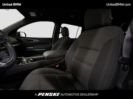 Sterling Gray Metallic 2025 Chevrolet Traverse LT