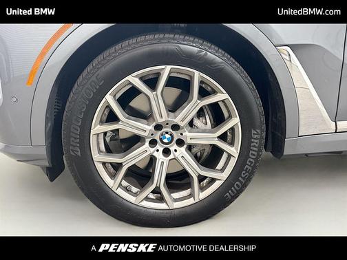 2025 BMW X7 xDrive40i