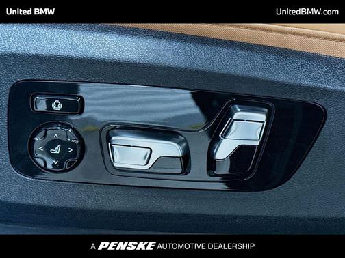 Carbon Black Metallic 2027 BMW X7 xDrive40i