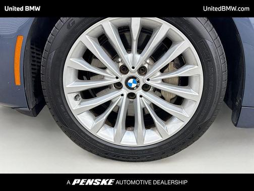 Arctic Race Blue Metallic 2023 BMW 530 i