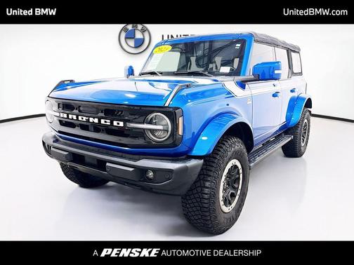 VELOCITY BLUE METALLIC 2023 Ford Bronco Outer Banks
