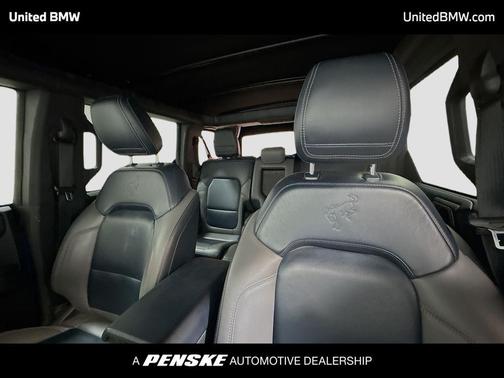 VELOCITY BLUE METALLIC 2023 Ford Bronco Outer Banks