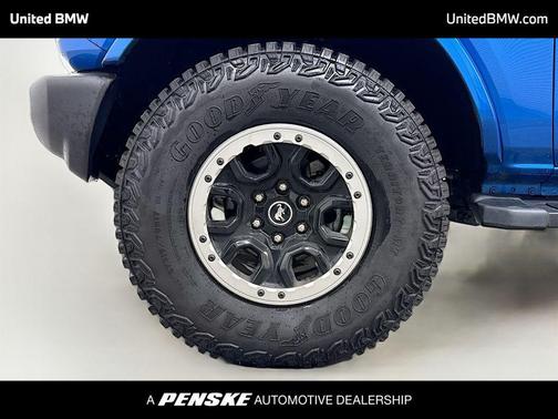 VELOCITY BLUE METALLIC 2023 Ford Bronco Outer Banks