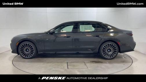 2026 BMW 750e i xDrive