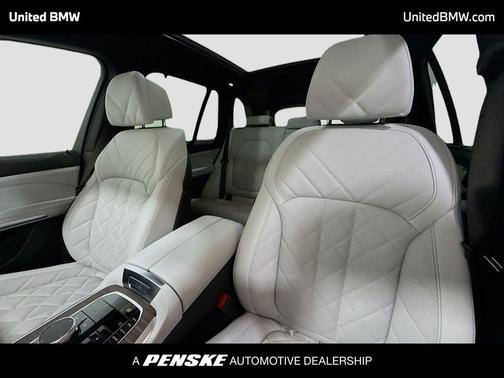 Manhattan Green Metallic 2026 BMW X5 xDrive40i