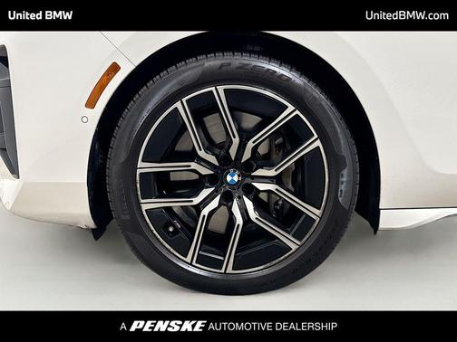 Alpine White 2024 BMW 760 xDrive