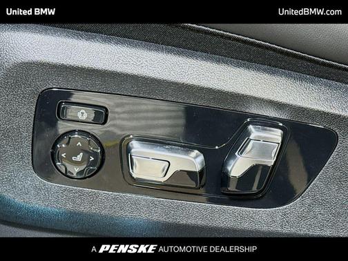 Skyscraper Grey Metallic 2027 BMW X7 xDrive40i