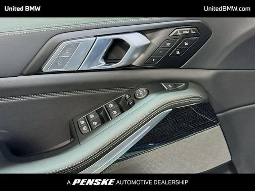 Skyscraper Grey Metallic 2027 BMW X7 xDrive40i