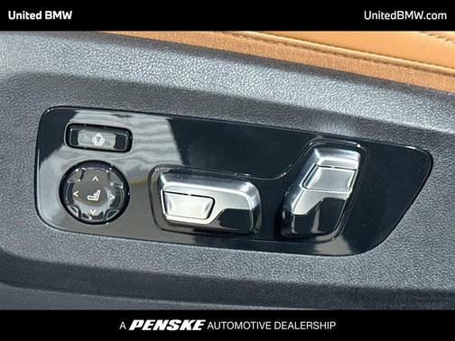 Mineral White Metallic 2026 BMW X7 xDrive40i