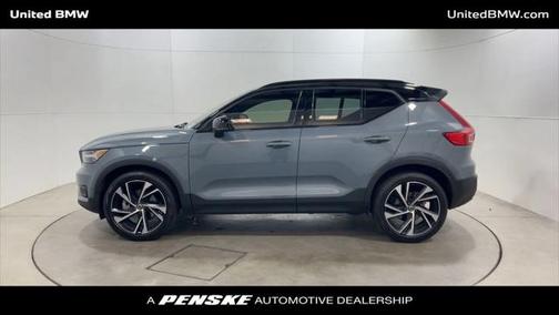 2021 Volvo XC40 T5 R-Design