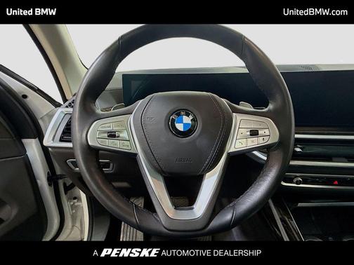 White Metallic 2026 BMW X7 xDrive40i