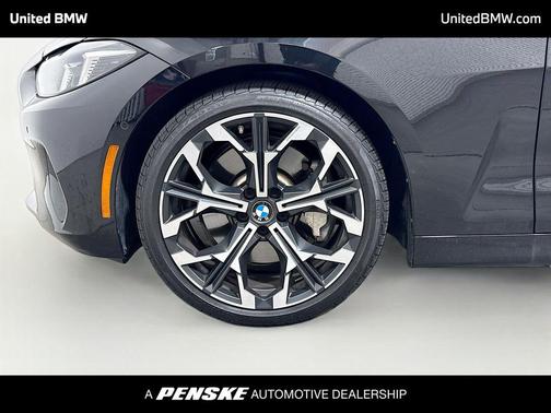 Black Sapphire Metallic 2026 BMW 430 i