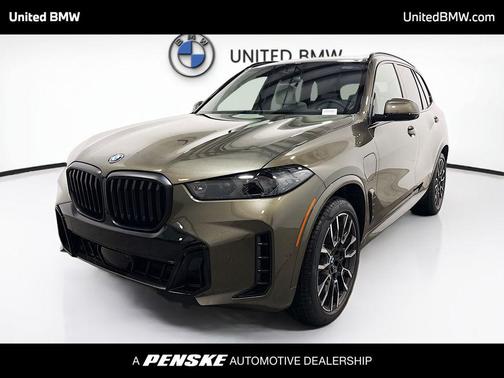 Manhattan Green Metallic 2026 BMW X5 PHEV xDrive50e