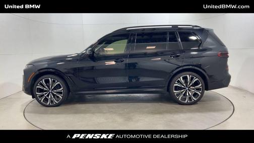 2023 BMW X7 M60i
