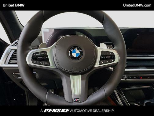 Carbon Black Metallic 2027 BMW X7 xDrive40i