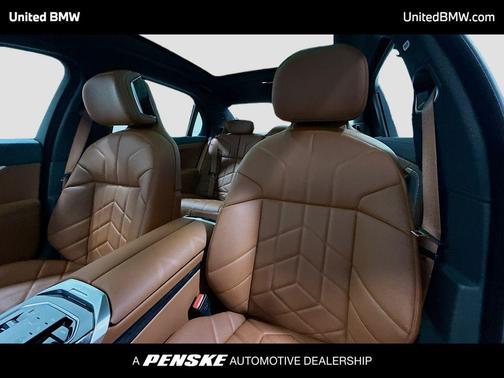 Mineral White Metallic 2026 BMW 740 740i