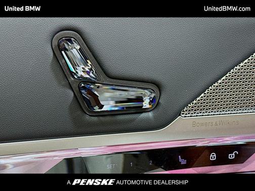 Mineral White Metallic 2026 BMW 740 740i