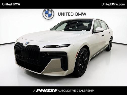 Mineral White Metallic 2026 BMW 740 740i