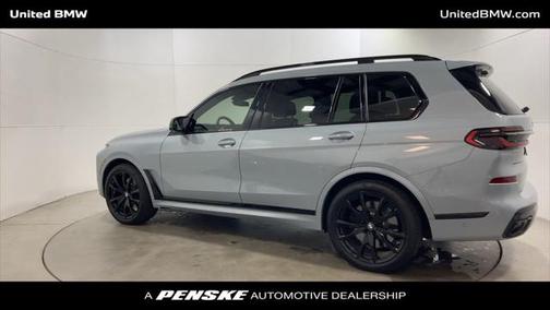 2024 BMW X7 M60i