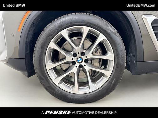 Green Metallic 2026 BMW X5 sDrive40i