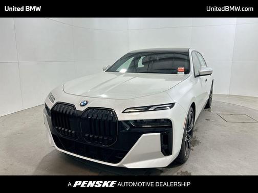 Mineral White Metallic 2025 BMW 760 xDrive