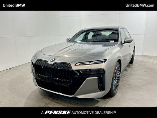 2025 BMW 740 i