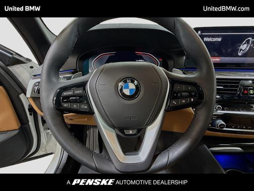 Mineral White Metallic 2023 BMW 530 i