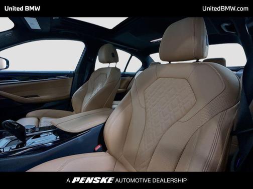 Mineral White Metallic 2023 BMW 530 i