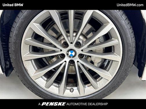 Mineral White Metallic 2023 BMW 530 i