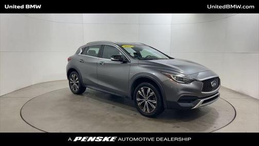 2017 INFINITI QX30 Luxury